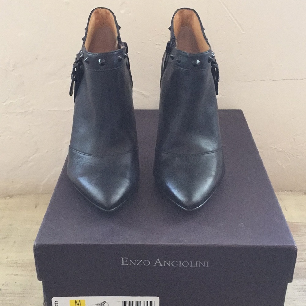Enzo angiolino black booties with black studs